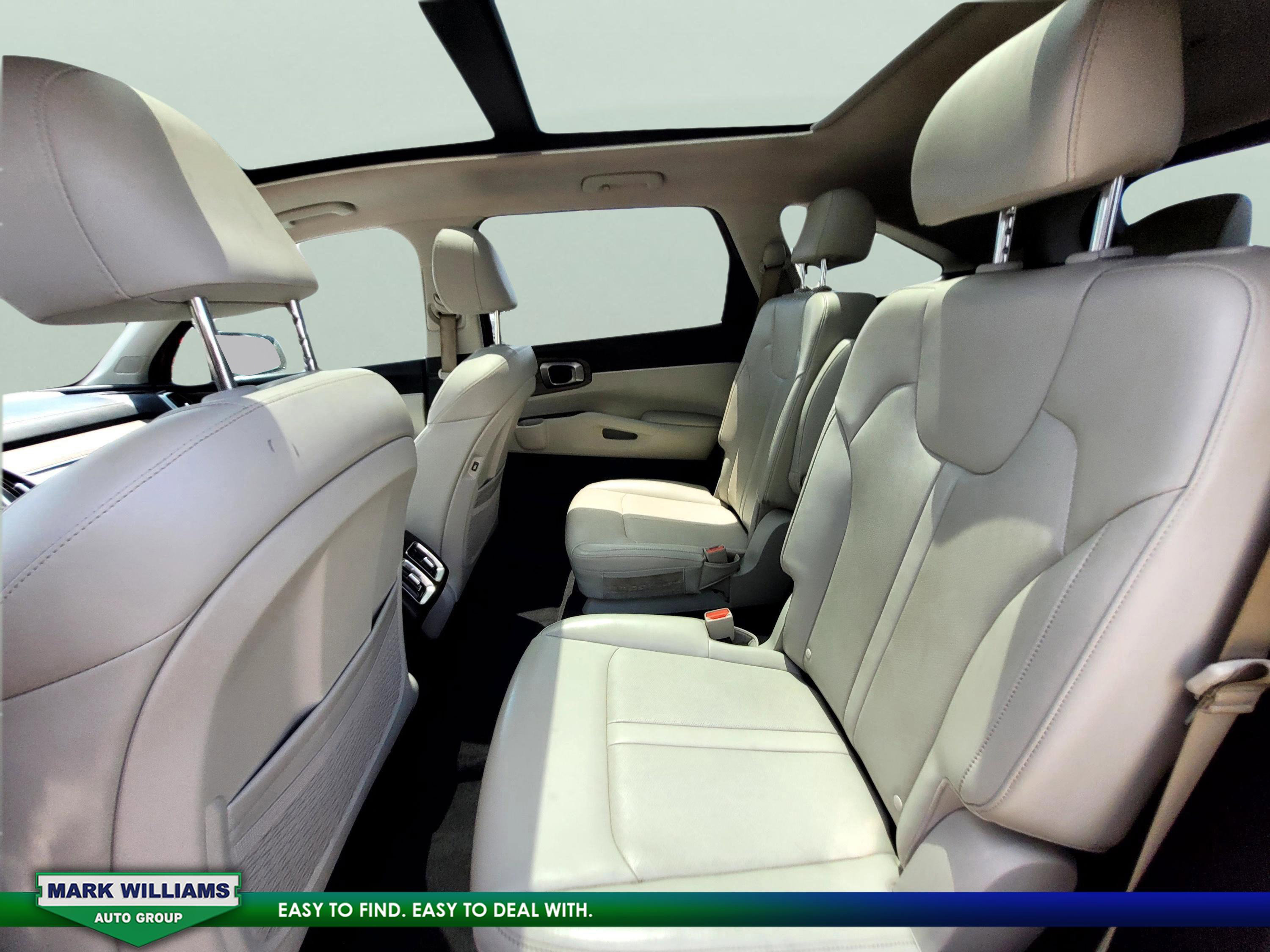 Used 2023 Kia Sorento EX w/ Panoramic Sunroof Package image 13