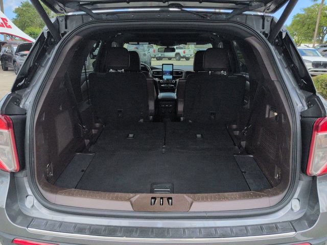 Certified 2022 Ford Explorer King Ranch w/ Technology Package AWD/4WD image 13