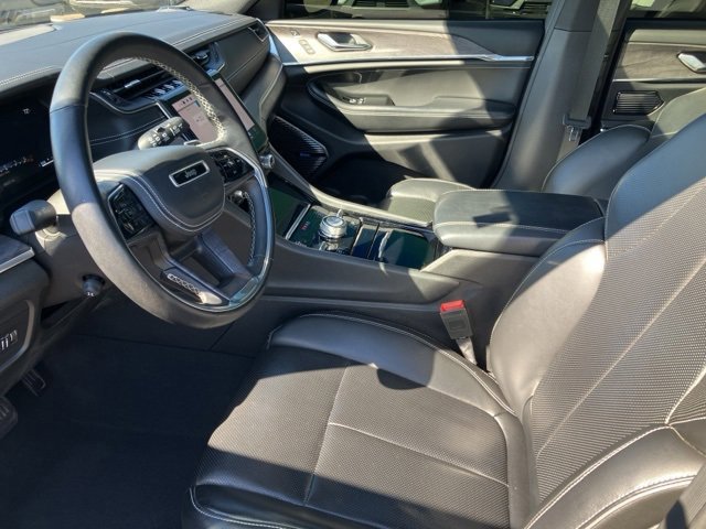 Used 2022 Jeep Grand Cherokee Overland w/ Luxury Tech Group IV image 11