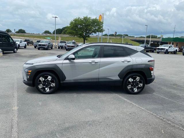 Used 2025 Hyundai Kona SEL FWD image 4