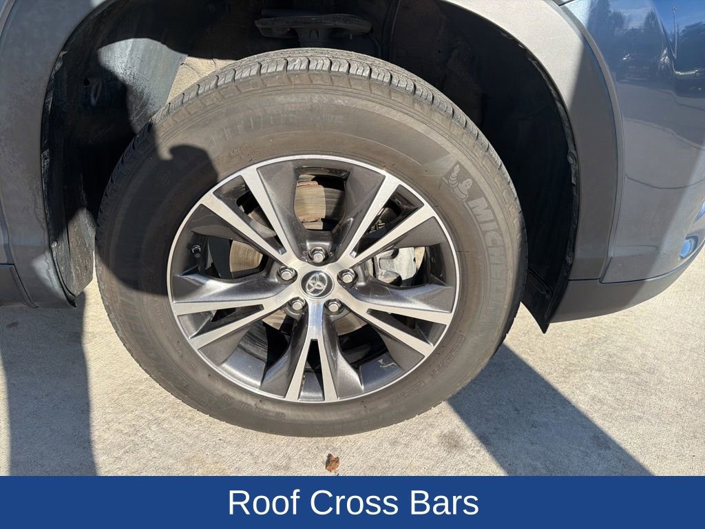 Used 2019 Toyota Highlander LE image 11