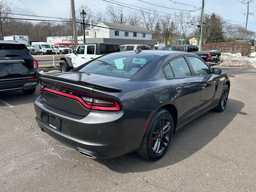 Used 2019 Dodge Charger SXT w/ Blacktop Package image 3