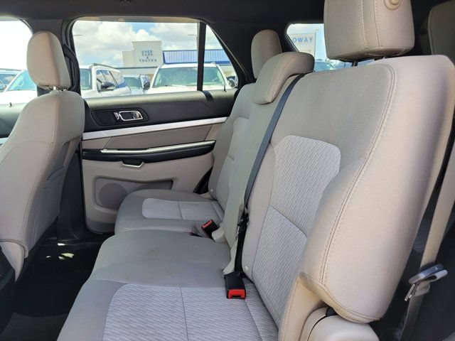 Certified 2018 Ford Explorer FWD image 14