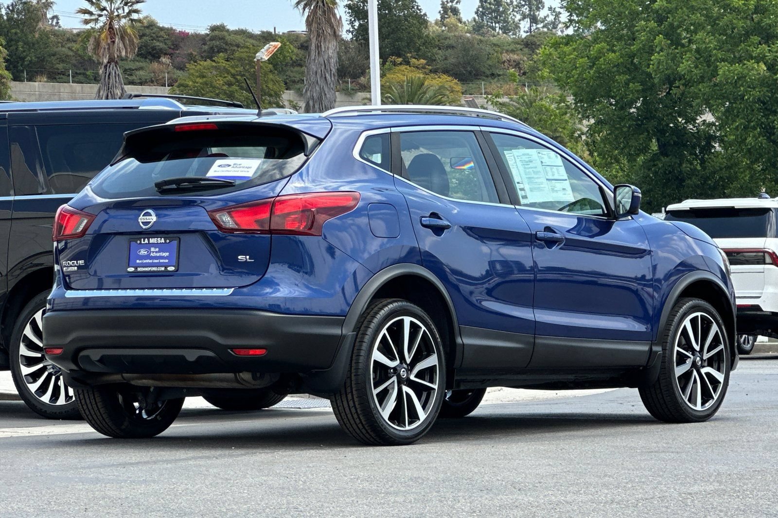 Used 2017 Nissan Rogue Sport SL FWD image 3