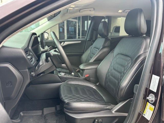 Certified 2023 Ford Escape SE w/ PHEV Premium Package FWD image 12