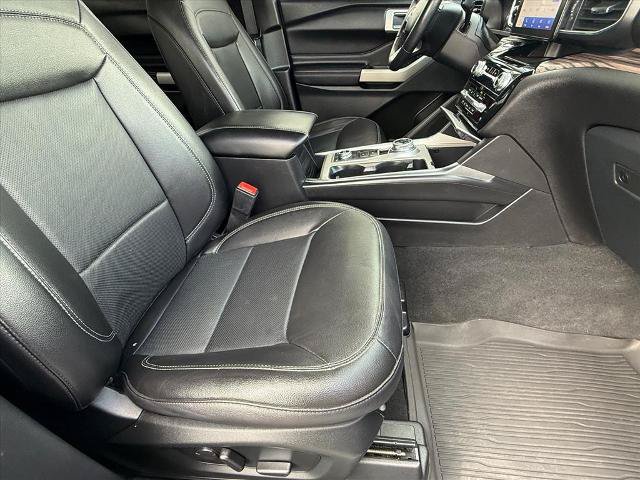 Certified 2022 Ford Explorer Limited w/ Equipment Group 301A AWD/4WD image 10