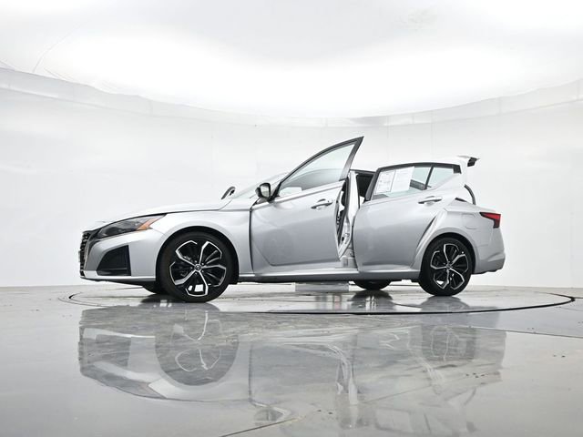 Used 2024 Nissan Altima 2.5 SR FWD image 52