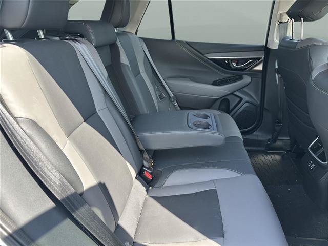 Used 2025 Subaru Outback Onyx Edition AWD/4WD image 17