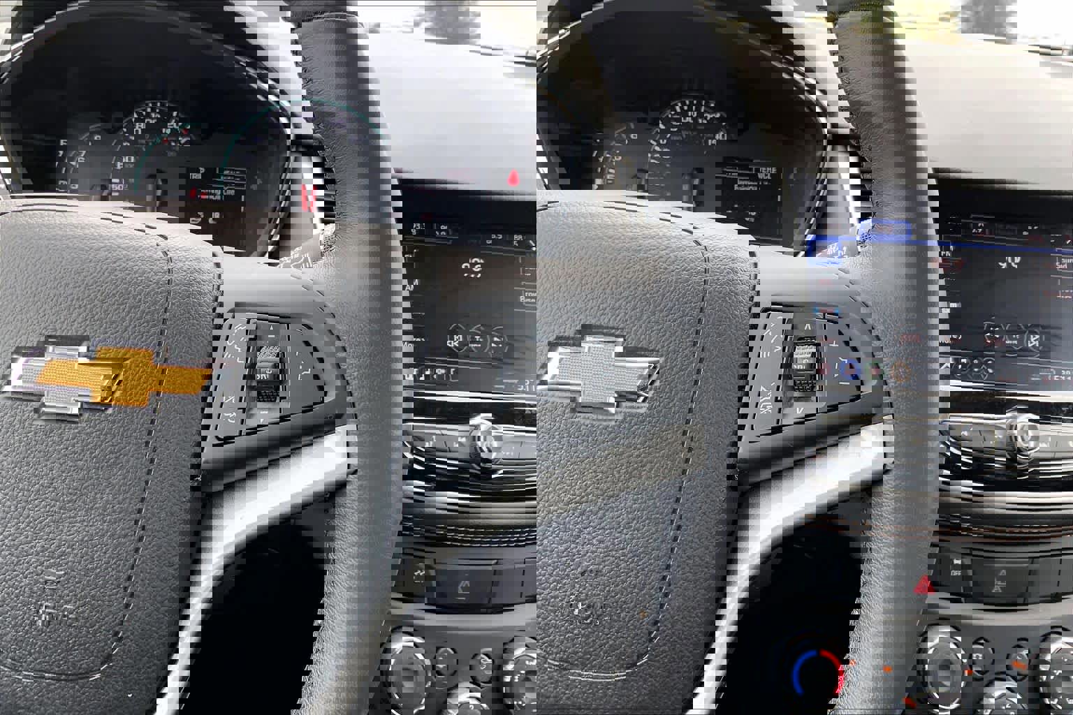 Used 2022 Chevrolet Trax LT w/ Driver Confidence Package image 24