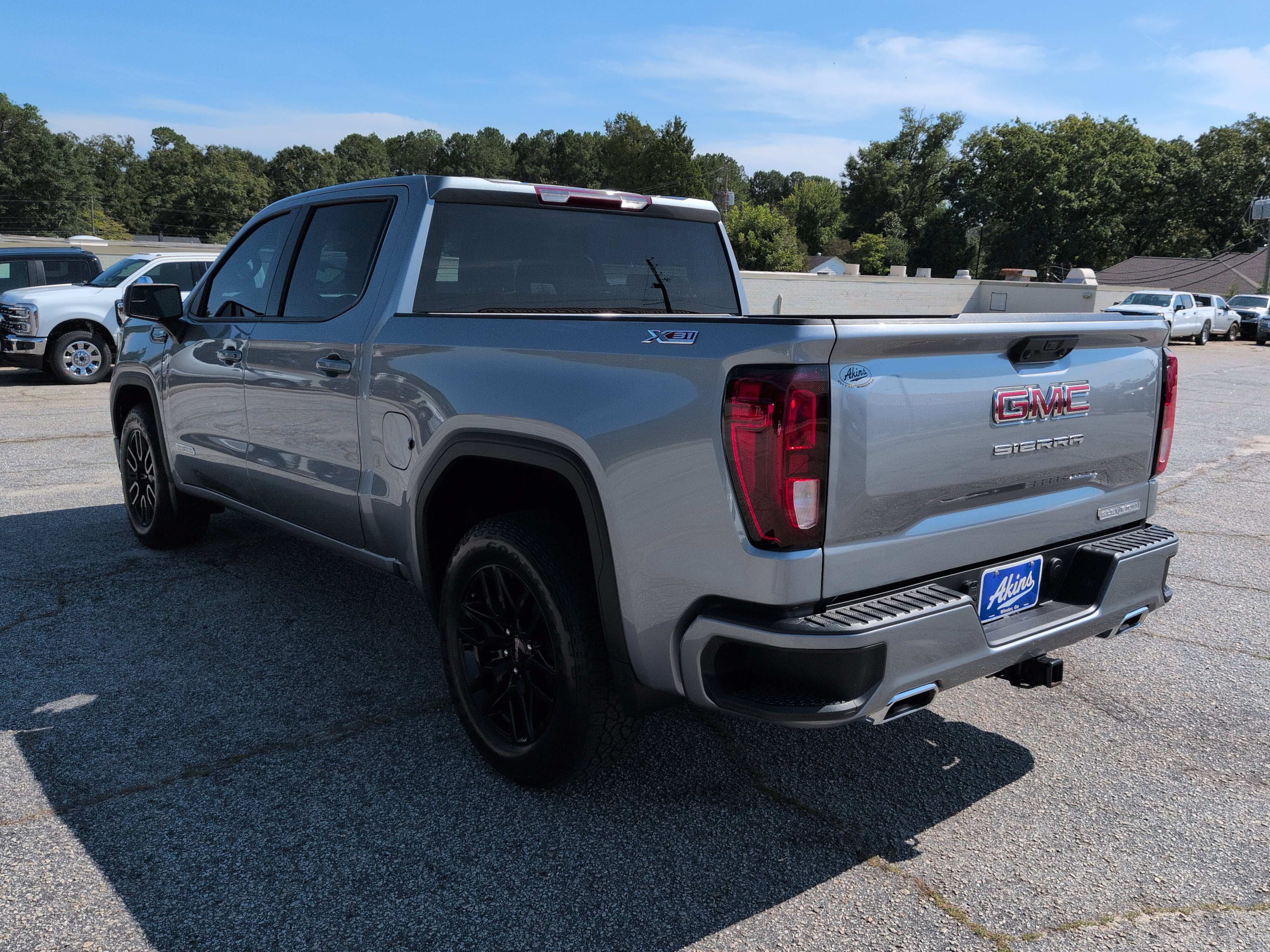 Used 2024 GMC Sierra 1500 Elevation AWD/4WD image 5