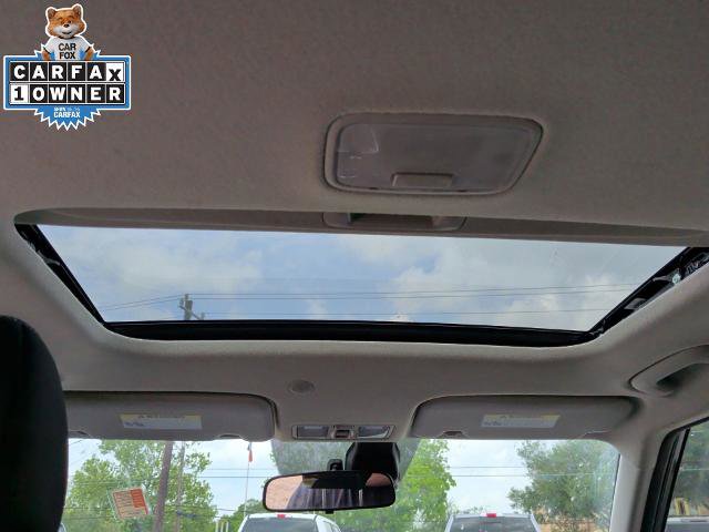 Used 2023 Hyundai Venue SEL FWD image 16