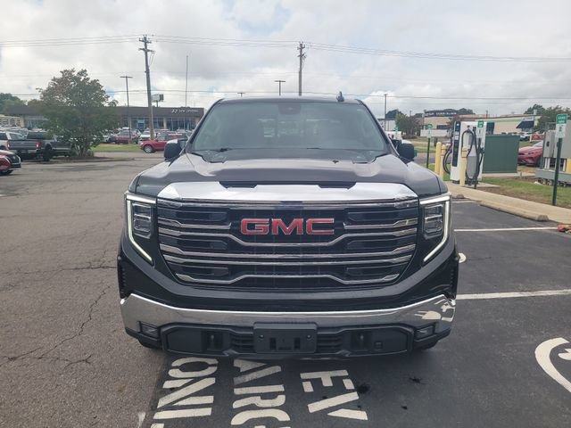 Used 2023 GMC Sierra 1500 SLT w/ SLT Convenience Package AWD/4WD image 2
