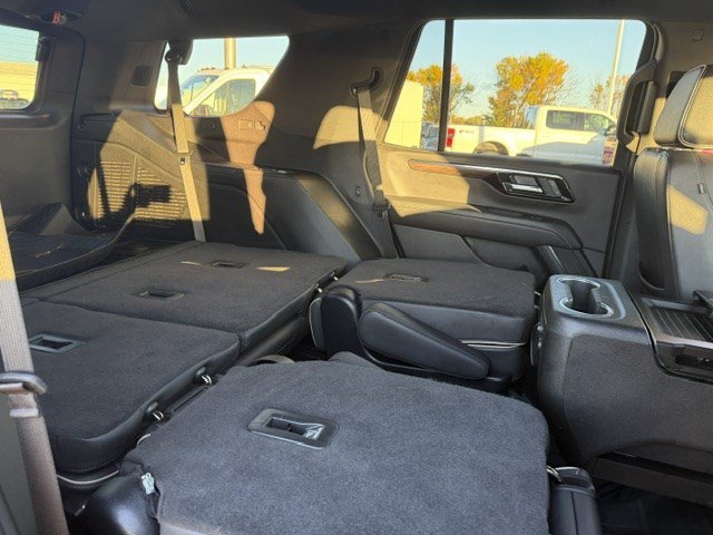 Used 2025 Chevrolet Tahoe Premier AWD/4WD image 42