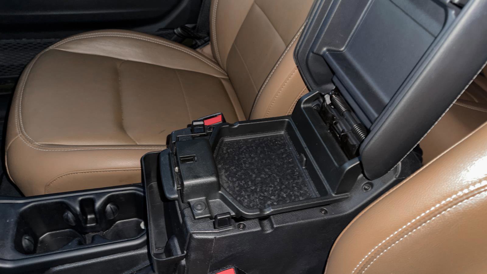 Used 2022 Jeep Wrangler Unlimited Sahara w/ Cold Weather Group image 18