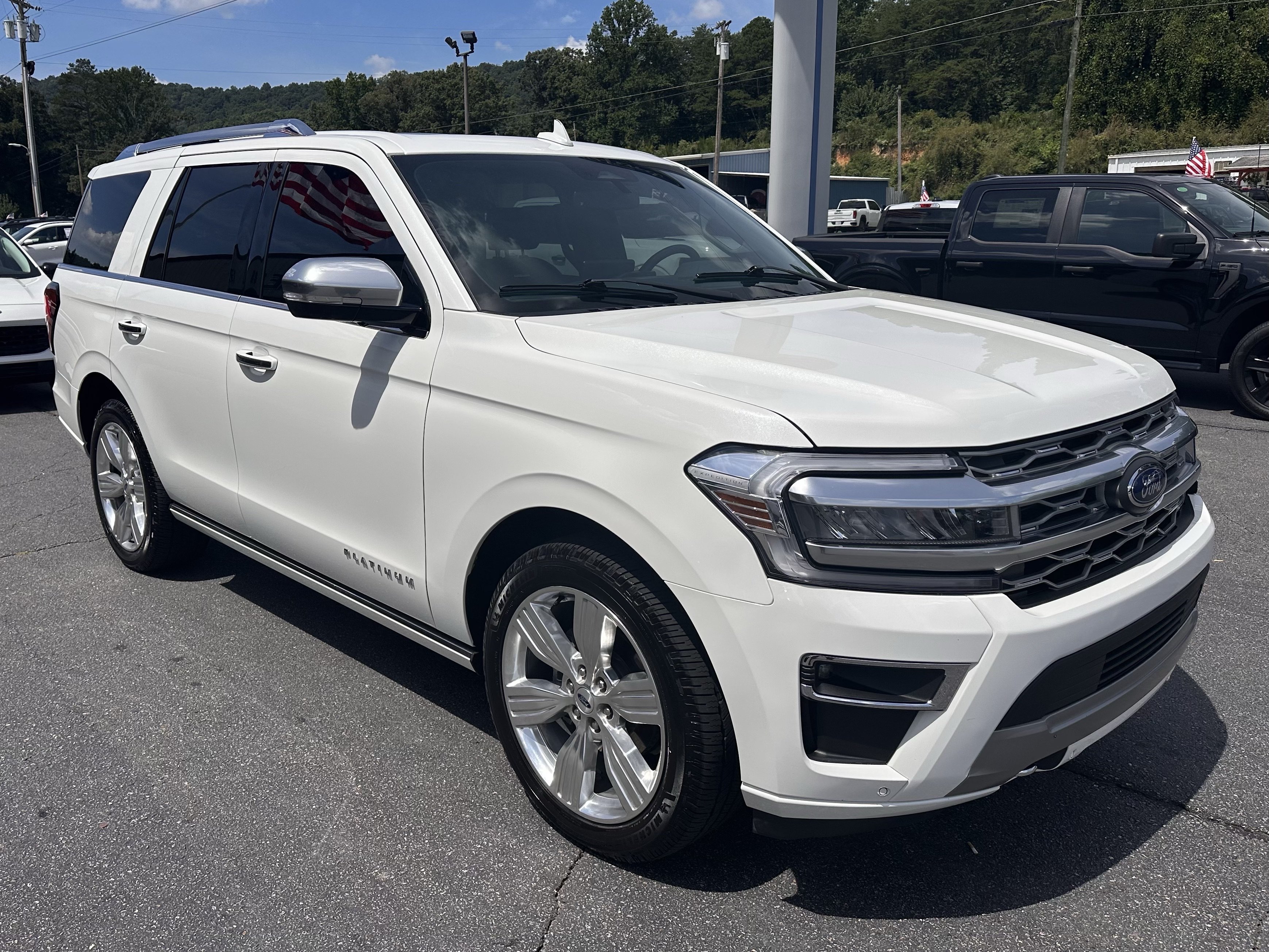 Certified 2022 Ford Expedition Platinum AWD/4WD image 4