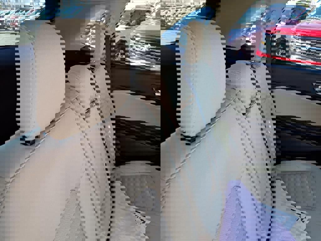 Certified 2024 Ford Edge SE image 15