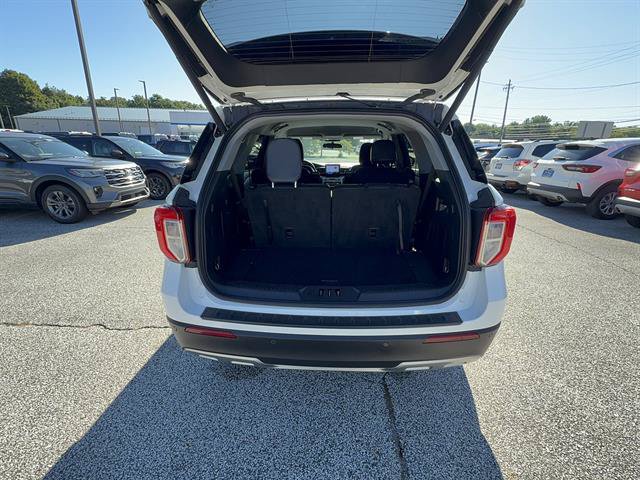 Certified 2023 Ford Explorer XLT w/ Equipment Group 202A AWD/4WD image 4