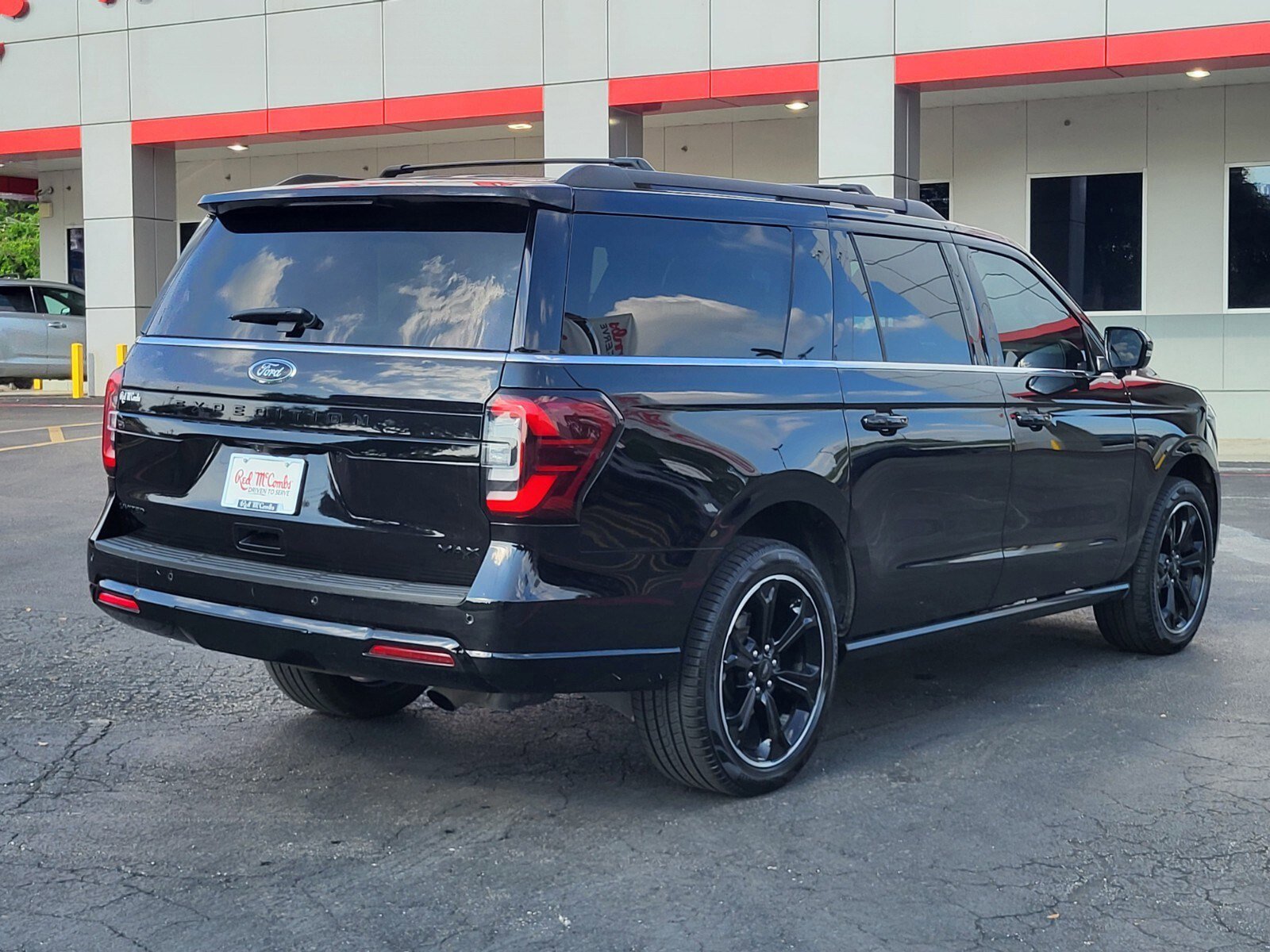 Certified 2023 Ford Expedition Max Limited RWD image 3