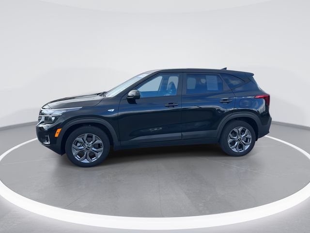 Used 2024 Kia Seltos LX AWD/4WD image 3