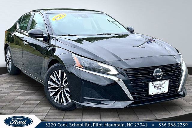 Used 2023 Nissan Altima 2.5 SV FWD image 1