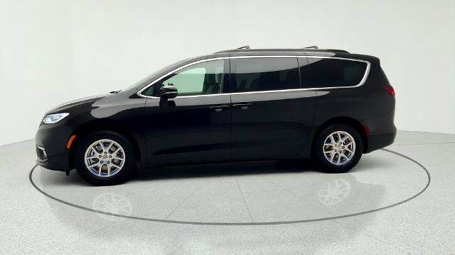 Used 2022 Chrysler Pacifica Touring-L FWD image 5