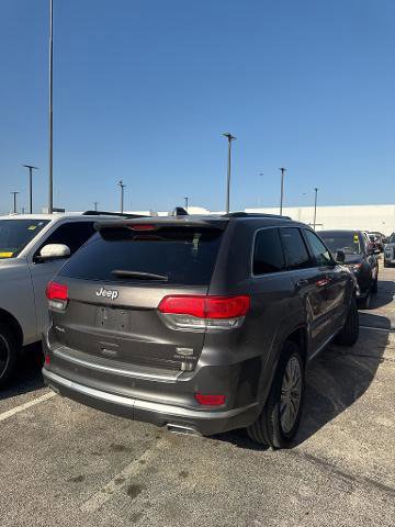 Used 2017 Jeep Grand Cherokee Summit w/ Platinum Series Group image 3