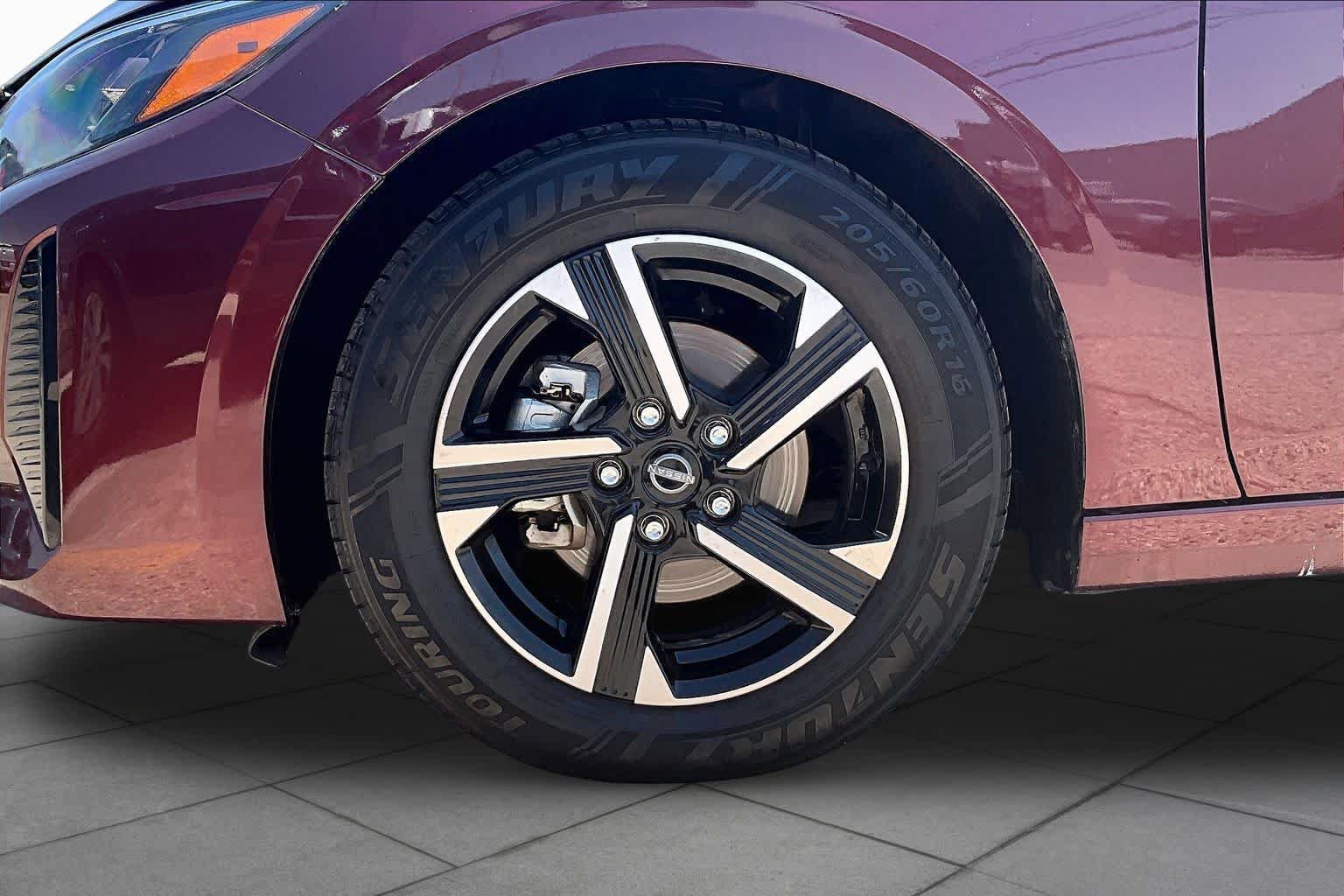 Used 2025 Nissan Sentra SV FWD image 10