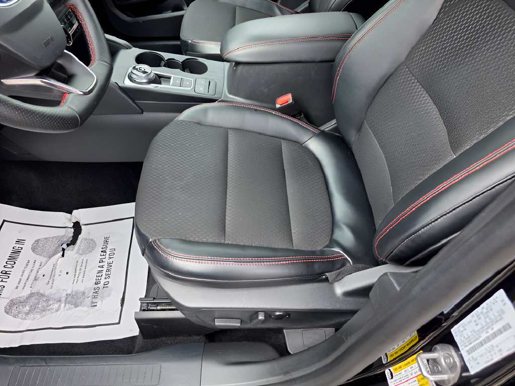 Certified 2025 Ford Escape ST-Line AWD/4WD image 14