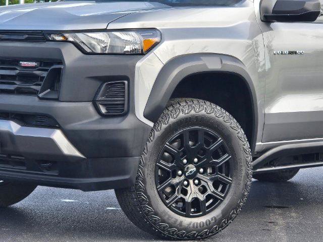 Used 2023 Chevrolet Colorado Trail Boss w/ Advanced Trailering Package AWD/4WD image 2