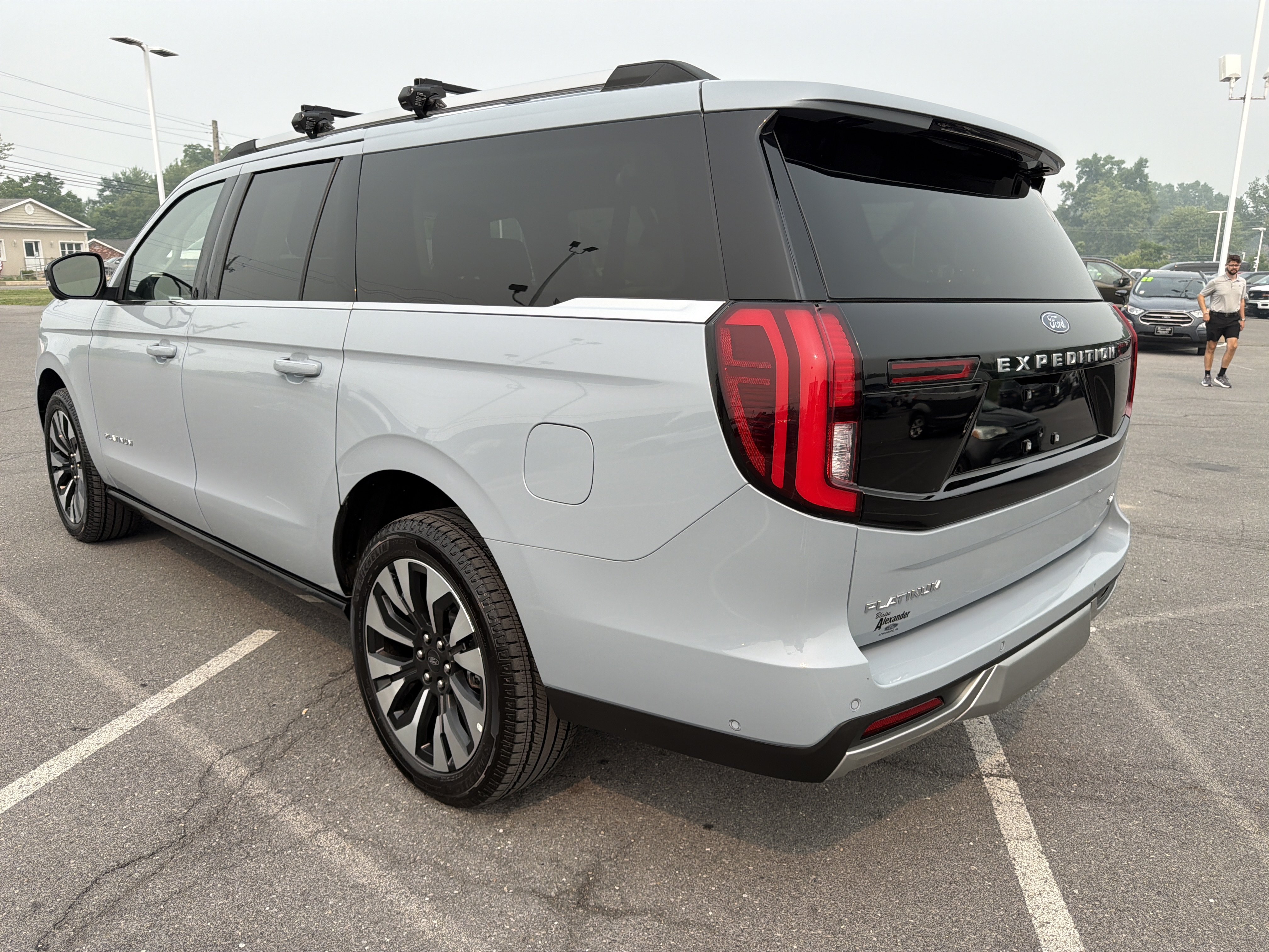Certified 2025 Ford Expedition Max Platinum w/ Driver's Package AWD/4WD image 6