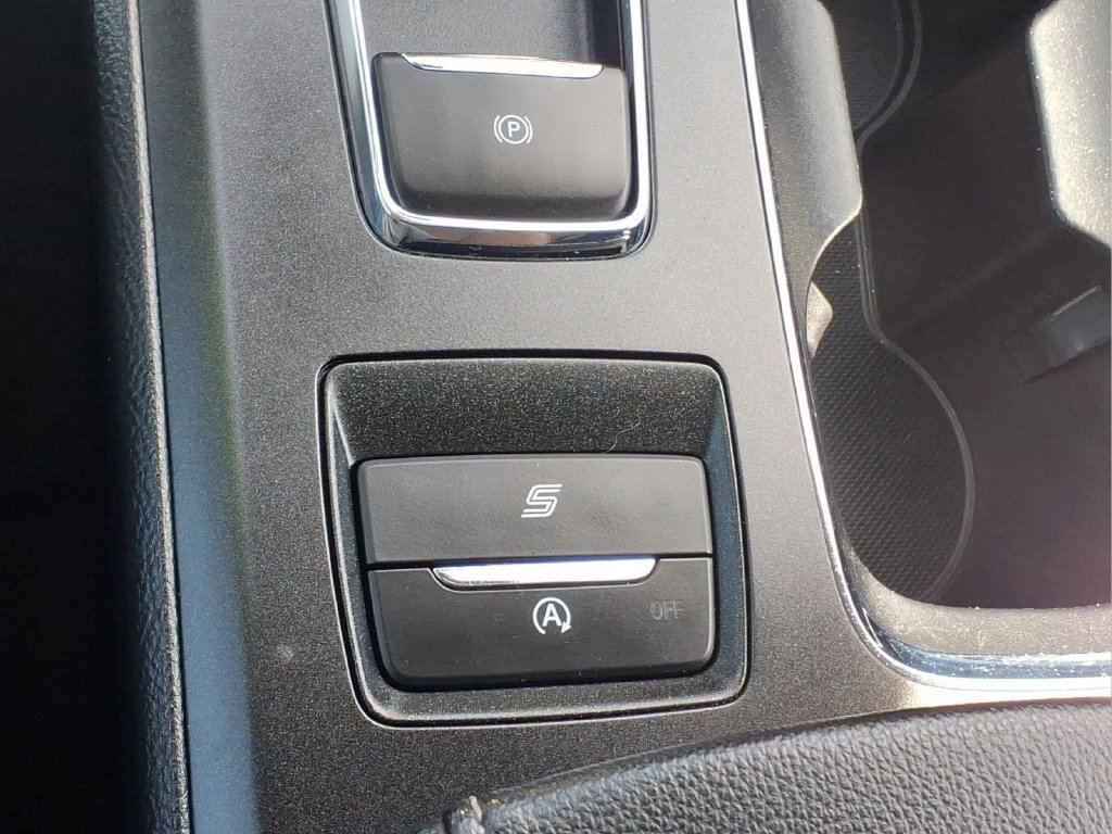 Certified 2020 Ford Fusion SE FWD image 21