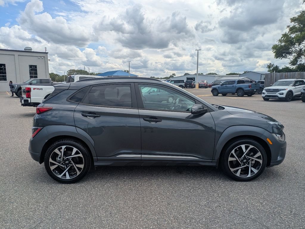 Used 2022 Hyundai Kona Limited w/ Cargo Package FWD image 7