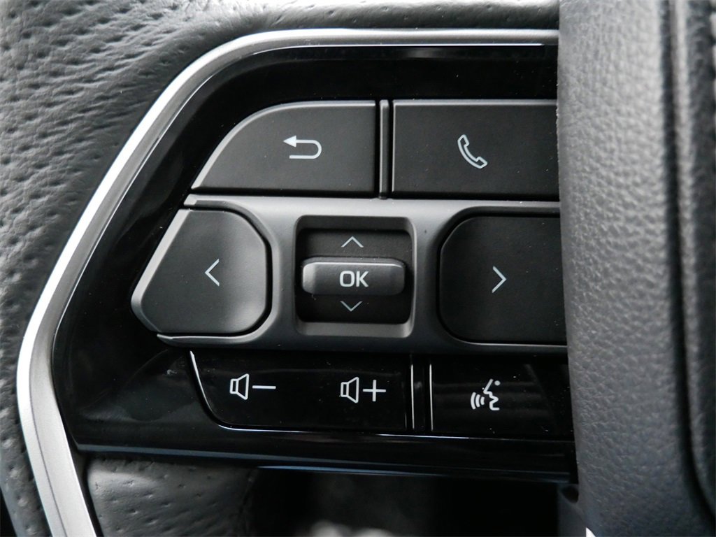 Used 2025 Toyota Sequoia Platinum image 17