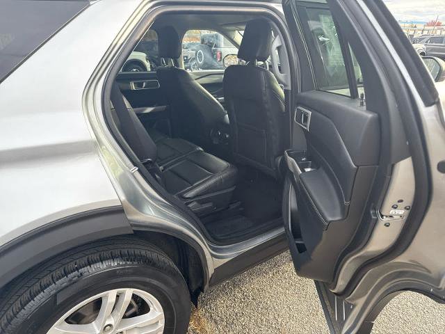 Certified 2022 Ford Explorer XLT w/ Equipment Group 202A image 9