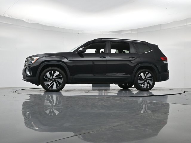Used 2025 Volkswagen Atlas SE FWD image 39