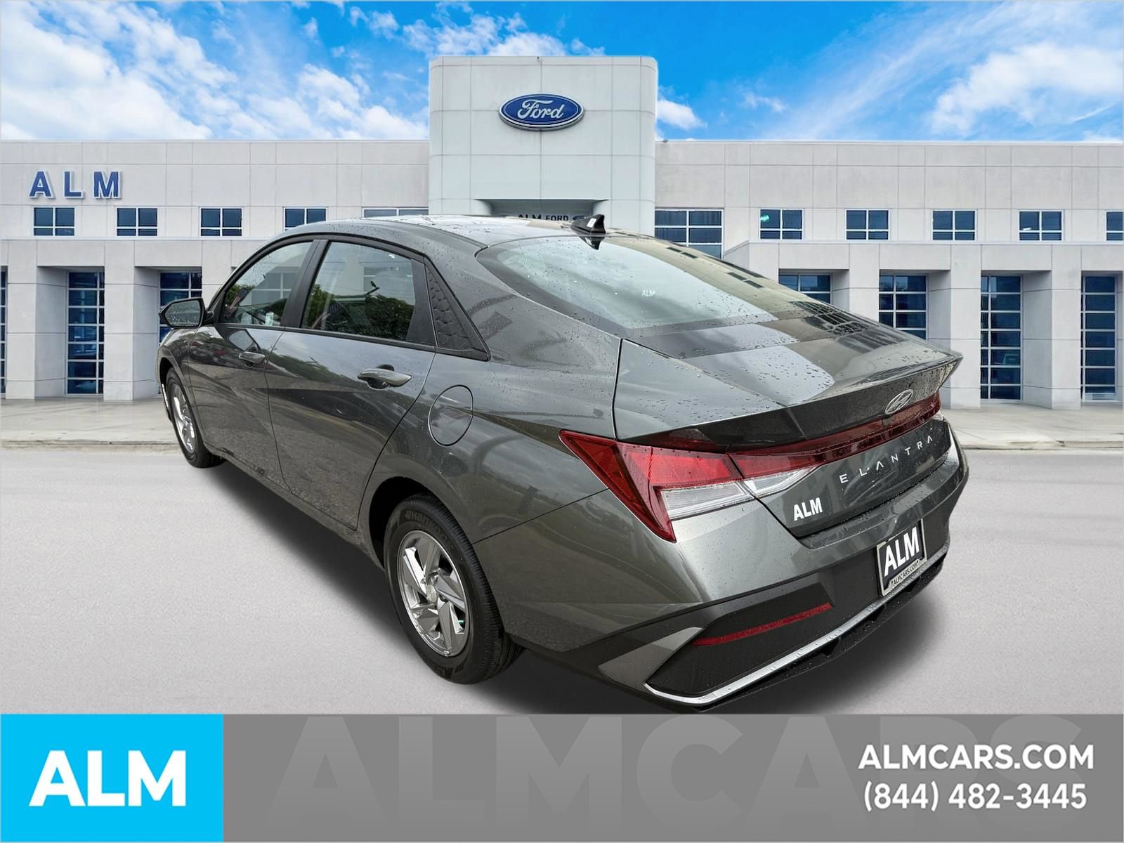 Used 2025 Hyundai Elantra SE image 8