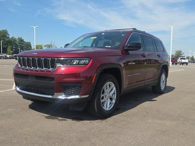 Used 2023 Jeep Grand Cherokee L Laredo w/ Luxury Tech Group I AWD/4WD image 2