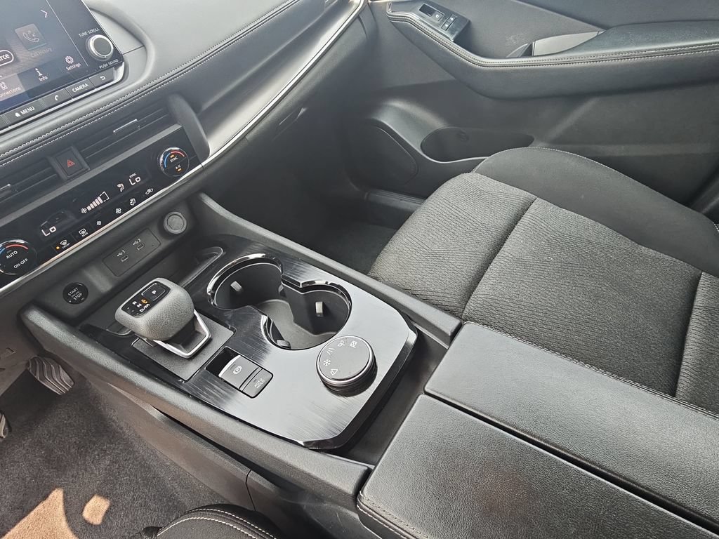 Used 2024 Nissan Rogue SV AWD/4WD image 23