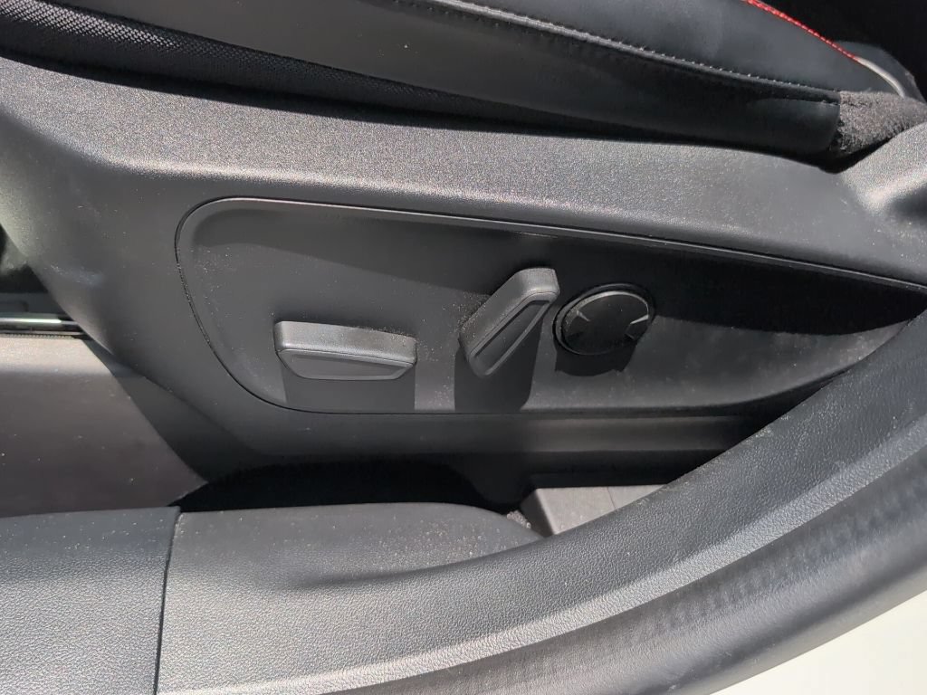 Certified 2024 Ford Escape ST-Line w/ Tech Pack #1 FWD image 9