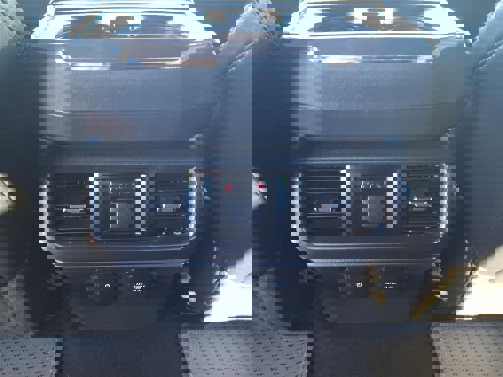 Certified 2023 Ford F150 Lariat w/ Equipment Group 502A High image 18