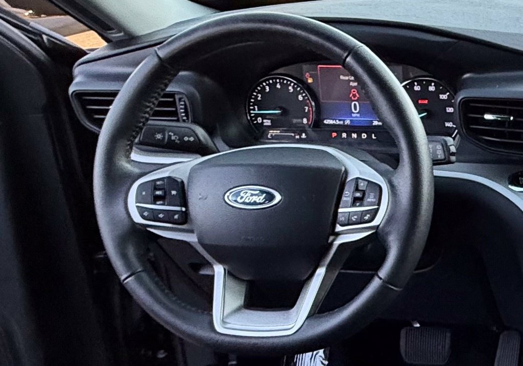 Certified 2024 Ford Explorer XLT RWD image 21