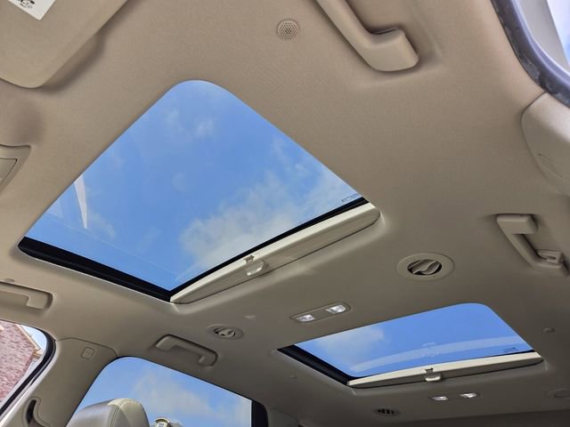 Used 2020 Buick Enclave Premium w/ Sun and Sites Package FWD image 19
