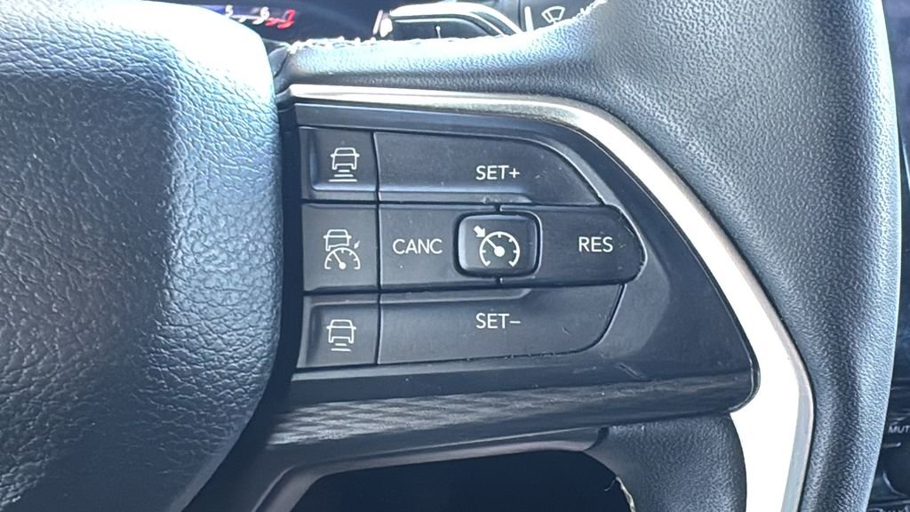 Used 2023 Jeep Grand Cherokee Altitude AWD/4WD image 14