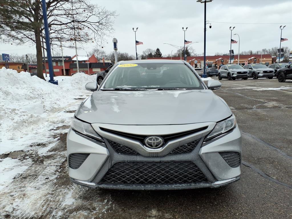 Used 2020 Toyota Camry SE image 6