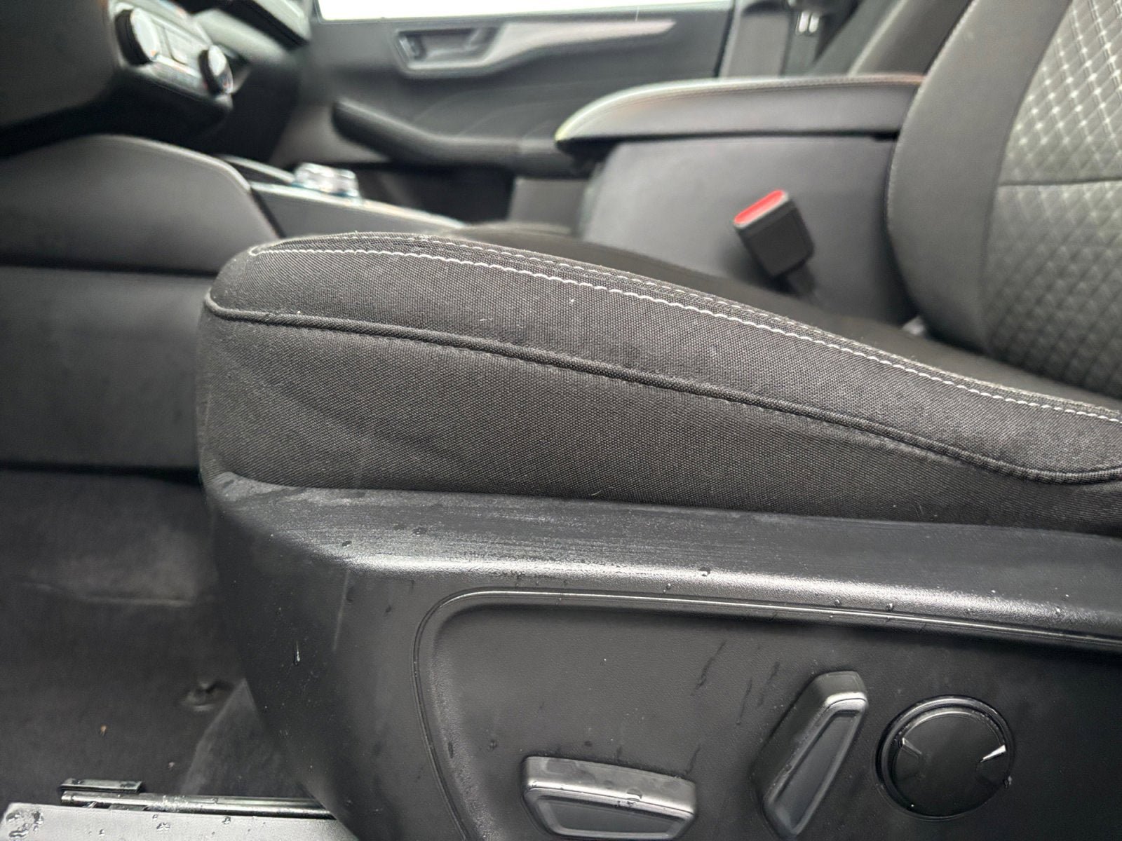 Certified 2023 Ford Escape Active AWD/4WD image 12