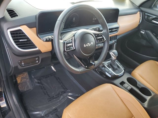 Used 2024 Kia Seltos SX w/ SX Sunroof Package image 17