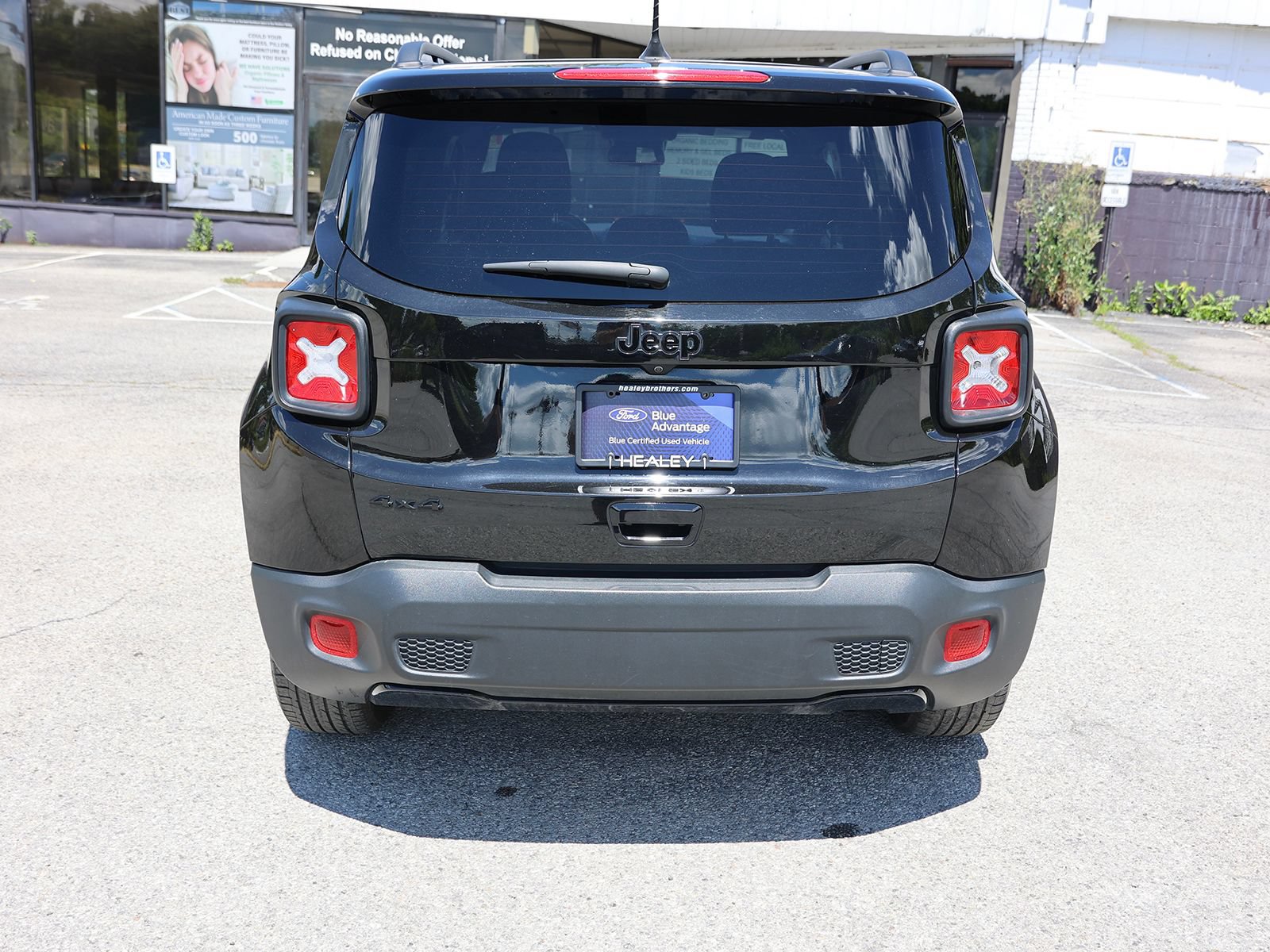 Used 2022 Jeep Renegade Altitude w/ Convenience Group AWD/4WD image 6