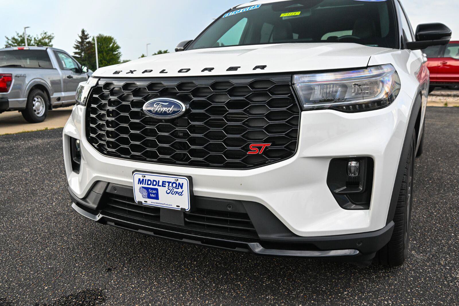 Certified 2025 Ford Explorer ST AWD/4WD image 11