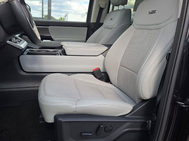 Certified 2025 Ford Expedition Platinum w/ Driver's Package AWD/4WD image 26