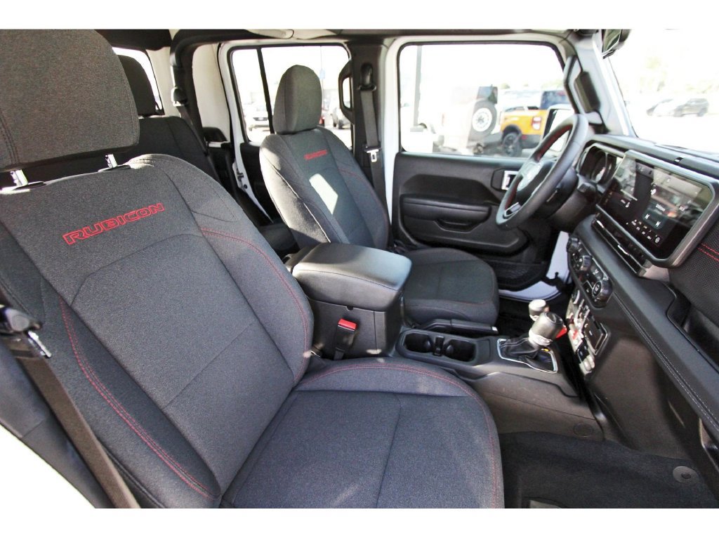 Used 2024 Jeep Gladiator Rubicon AWD/4WD image 32